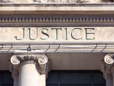 Comment obtenir justice sans avocat ?