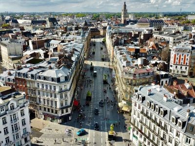 vue aérienne d'immeubles et rues