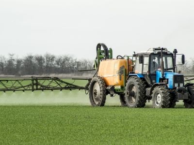 Glyphosate : enfin des restrictions d’utilisation !